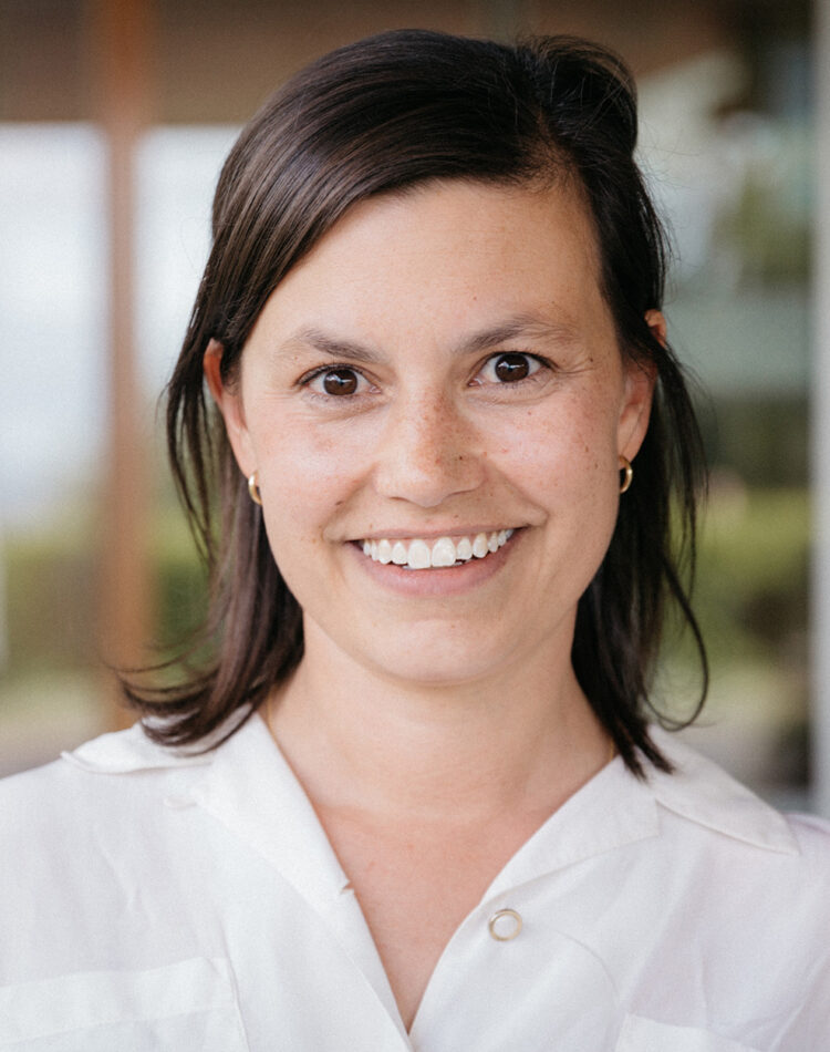 Julia Hinderer
