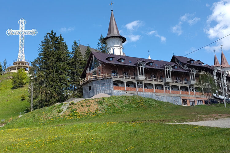 Kinder, Kloster und Karpaten