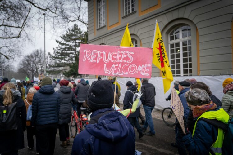 Kirchen und Wohlfahrtsverbände fordern verlässliche Strukturen für die Integration